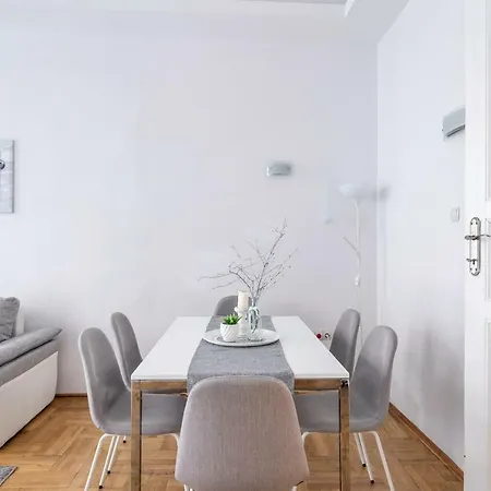 Prime Midtown Appartement