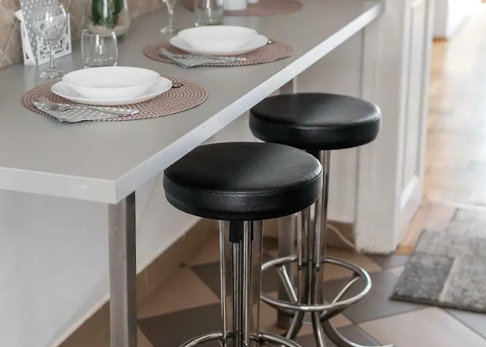 Prime Midtown Apartment