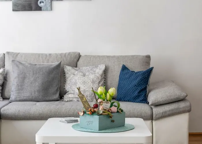 Prime Midtown Apartment