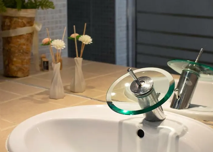 Prime Midtown Apartment *